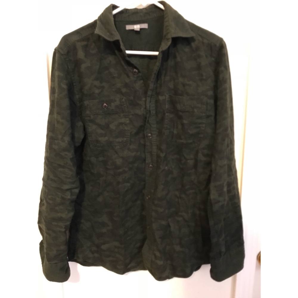 UNIQLO Camo Buttondown
